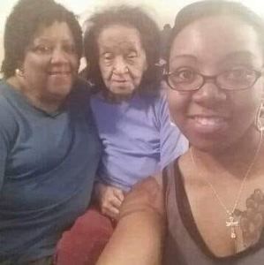 Meet your Posher, Ena